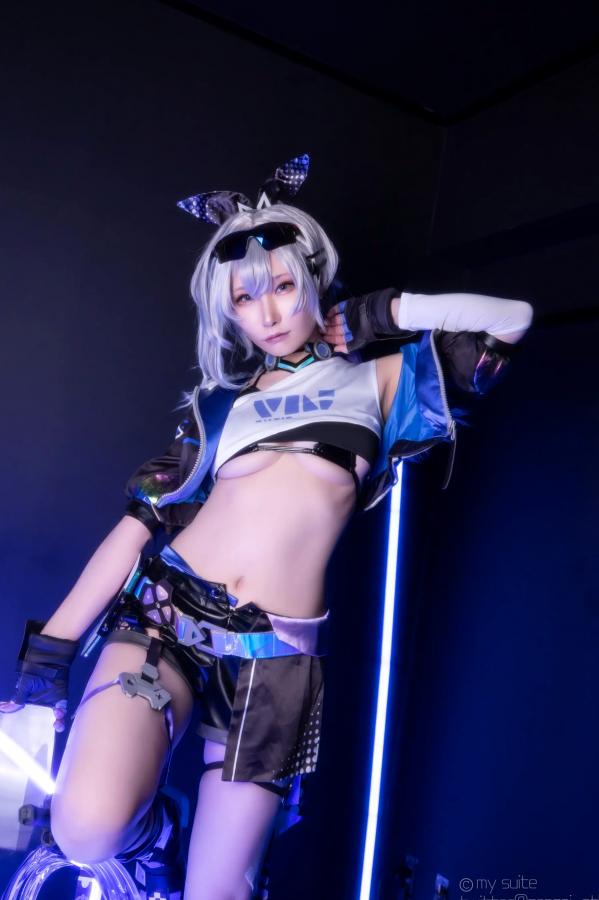   [Cosplay] Atsuki あつき 崩坏星穹铁道银狼流萤兔女郎性感角色扮演写真第142张图片