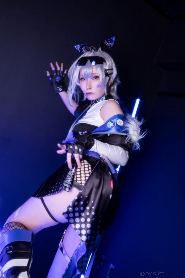   [Cosplay] Atsuki あつき 崩坏星穹铁道银狼流萤兔女郎性感角色扮演写真第147张图片