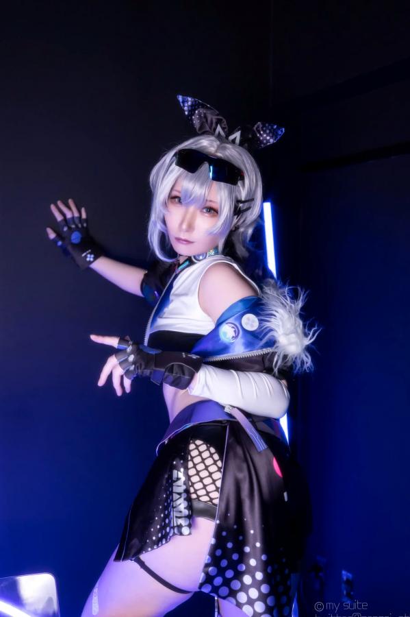   [Cosplay] Atsuki あつき 崩坏星穹铁道银狼流萤兔女郎性感角色扮演写真第148张图片