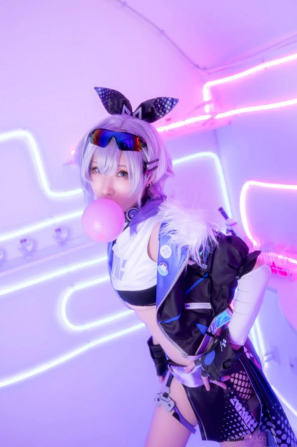   [Cosplay] Atsuki あつき 崩坏星穹铁道银狼流萤兔女郎性感角色扮演写真第151张图片