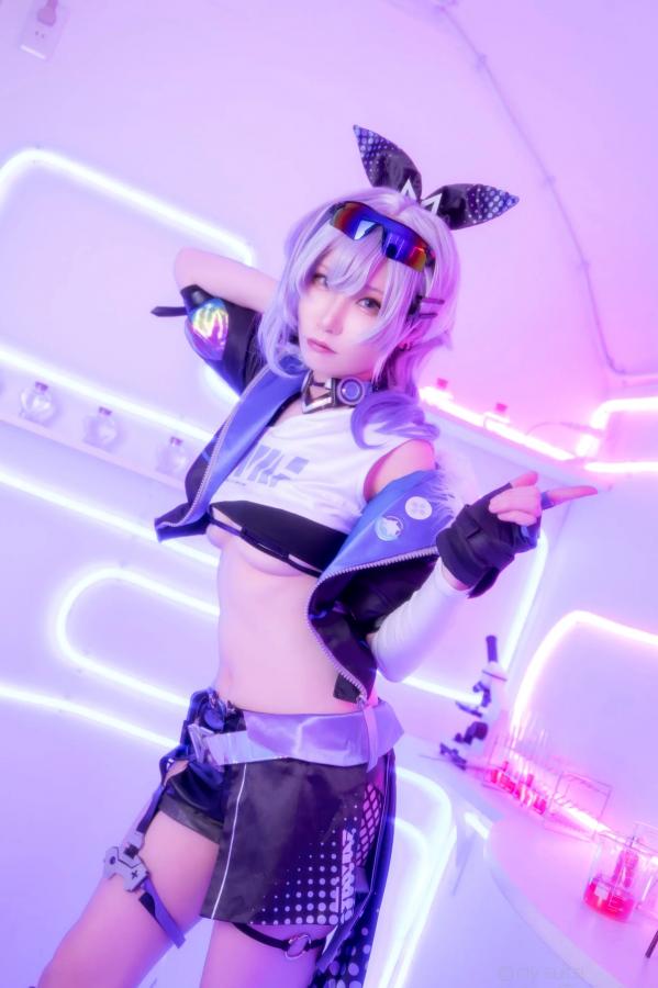   [Cosplay] Atsuki あつき 崩坏星穹铁道银狼流萤兔女郎性感角色扮演写真第154张图片