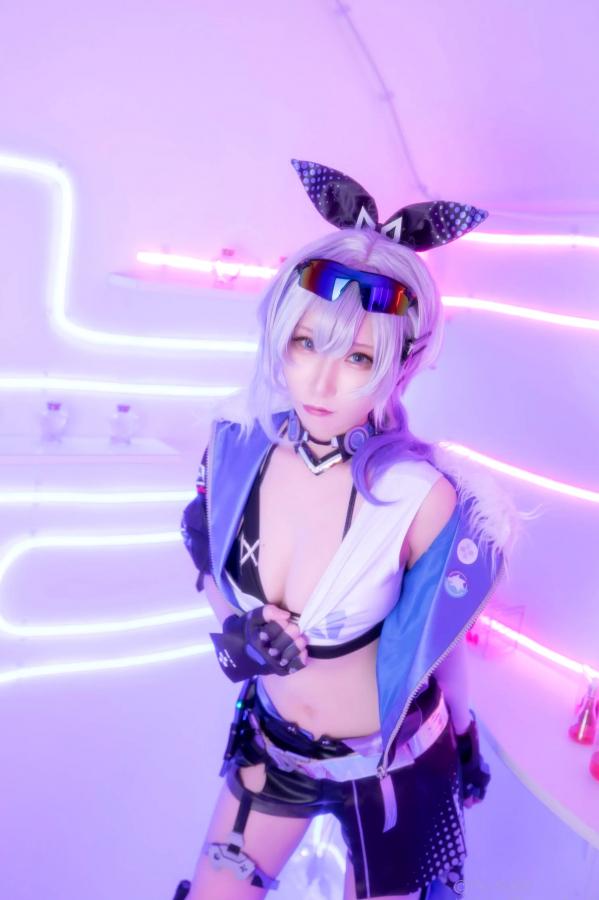   [Cosplay] Atsuki あつき 崩坏星穹铁道银狼流萤兔女郎性感角色扮演写真第155张图片