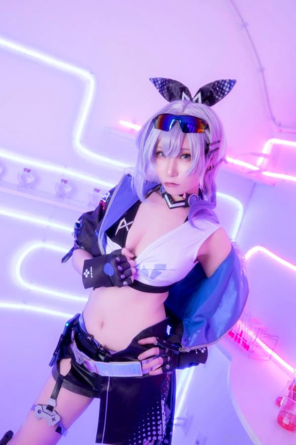   [Cosplay] Atsuki あつき 崩坏星穹铁道银狼流萤兔女郎性感角色扮演写真第156张图片