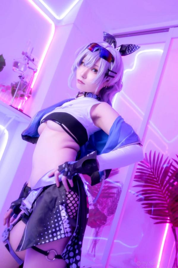   [Cosplay] Atsuki あつき 崩坏星穹铁道银狼流萤兔女郎性感角色扮演写真第168张图片