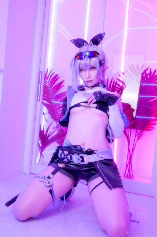   [Cosplay] Atsuki あつき 崩坏星穹铁道银狼流萤兔女郎性感角色扮演写真第173张图片