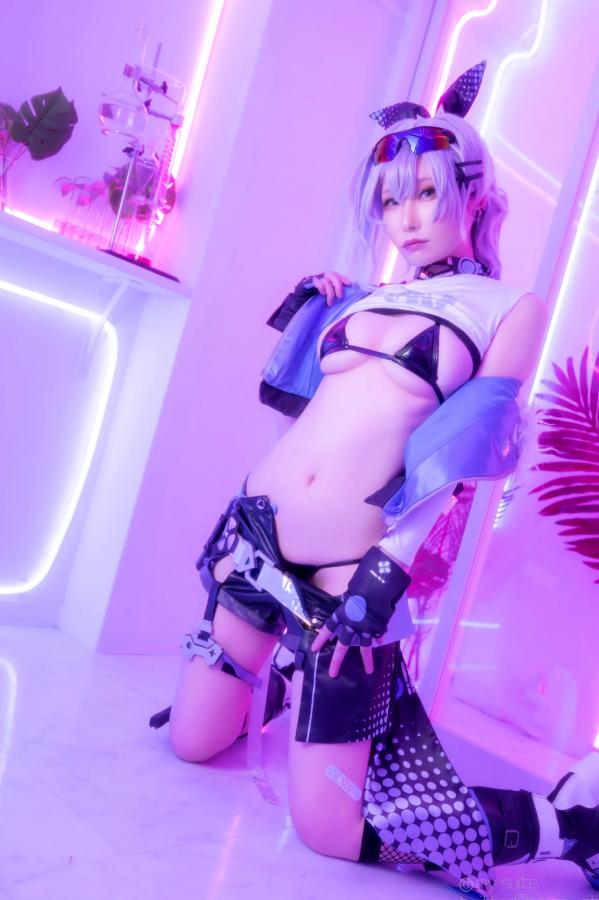   [Cosplay] Atsuki あつき 崩坏星穹铁道银狼流萤兔女郎性感角色扮演写真第180张图片