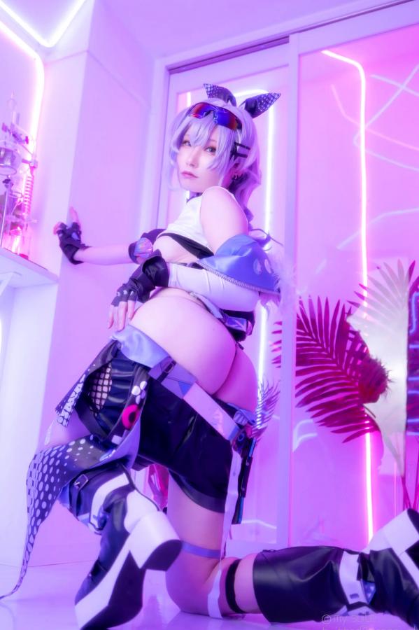   [Cosplay] Atsuki あつき 崩坏星穹铁道银狼流萤兔女郎性感角色扮演写真第183张图片