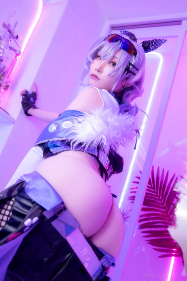   [Cosplay] Atsuki あつき 崩坏星穹铁道银狼流萤兔女郎性感角色扮演写真第184张图片