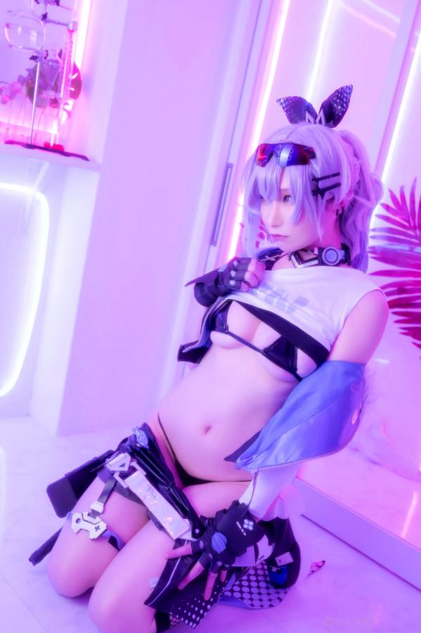   [Cosplay] Atsuki あつき 崩坏星穹铁道银狼流萤兔女郎性感角色扮演写真第208张图片