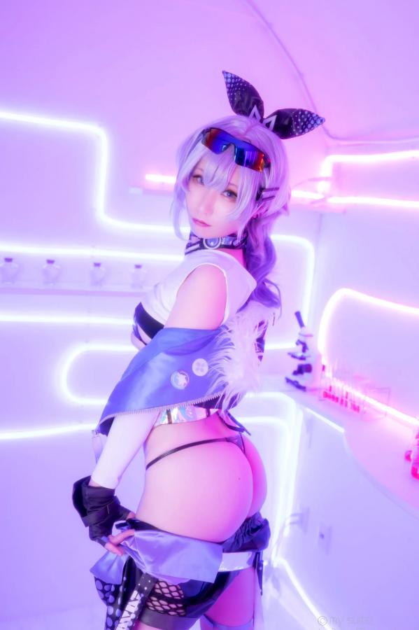   [Cosplay] Atsuki あつき 崩坏星穹铁道银狼流萤兔女郎性感角色扮演写真第215张图片