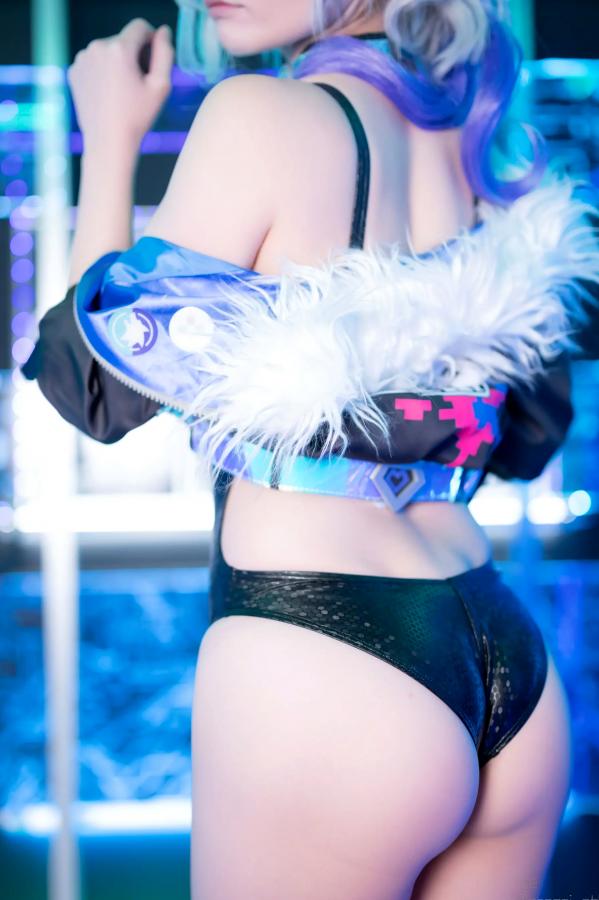   [Cosplay] Atsuki あつき 崩坏星穹铁道银狼流萤兔女郎性感角色扮演写真第227张图片