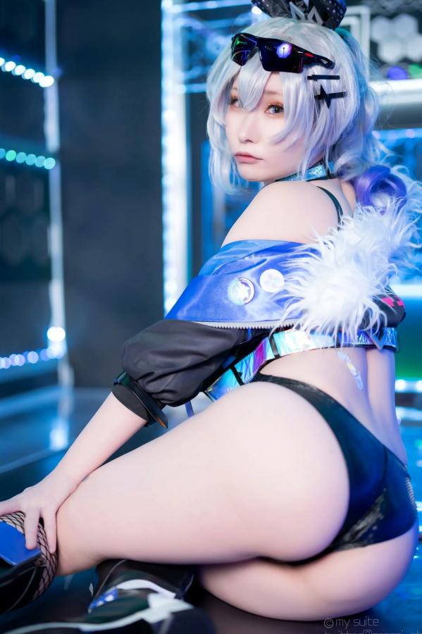   [Cosplay] Atsuki あつき 崩坏星穹铁道银狼流萤兔女郎性感角色扮演写真第242张图片