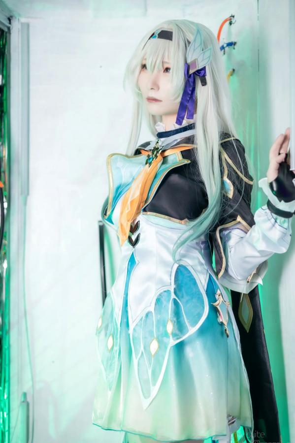   [Cosplay] Atsuki あつき 崩坏星穹铁道银狼流萤兔女郎性感角色扮演写真第264张图片
