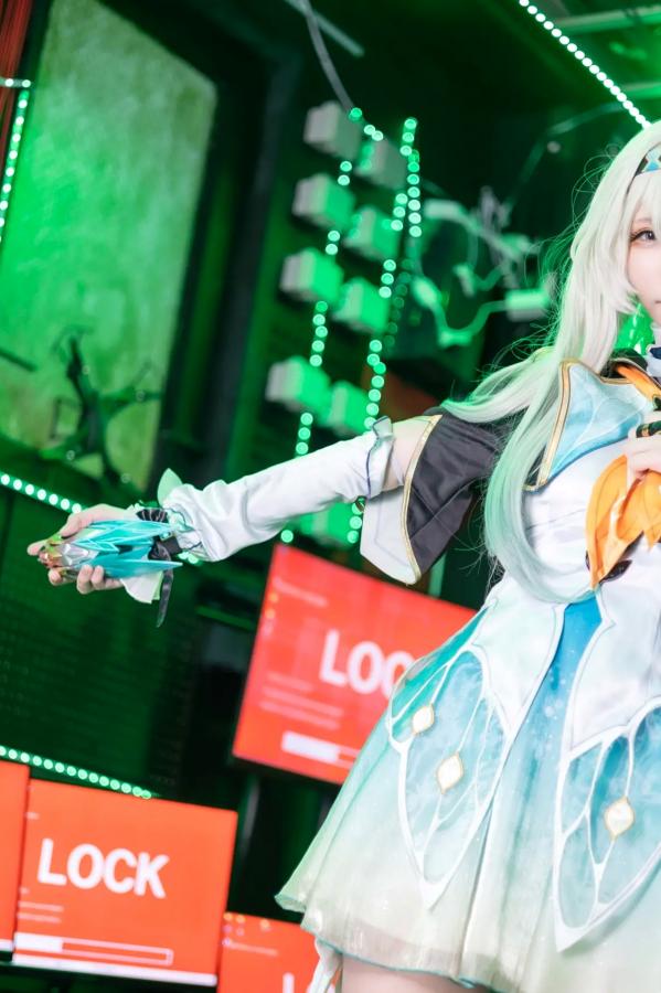   [Cosplay] Atsuki あつき 崩坏星穹铁道银狼流萤兔女郎性感角色扮演写真第265张图片