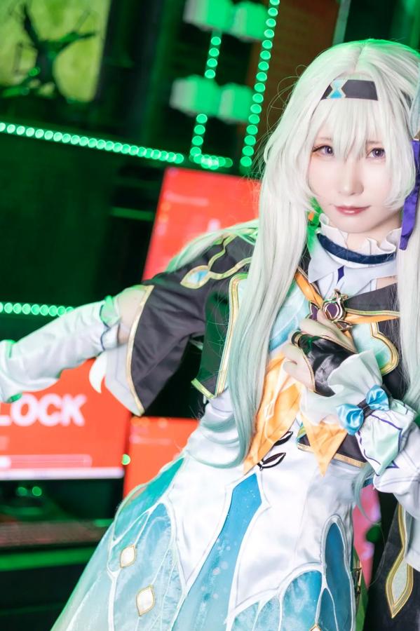   [Cosplay] Atsuki あつき 崩坏星穹铁道银狼流萤兔女郎性感角色扮演写真第266张图片
