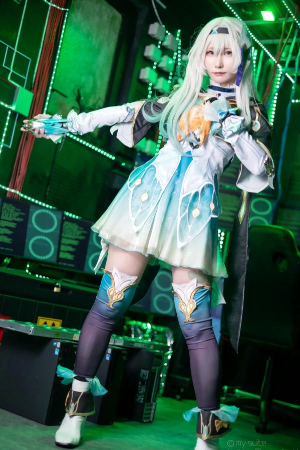   [Cosplay] Atsuki あつき 崩坏星穹铁道银狼流萤兔女郎性感角色扮演写真第268张图片