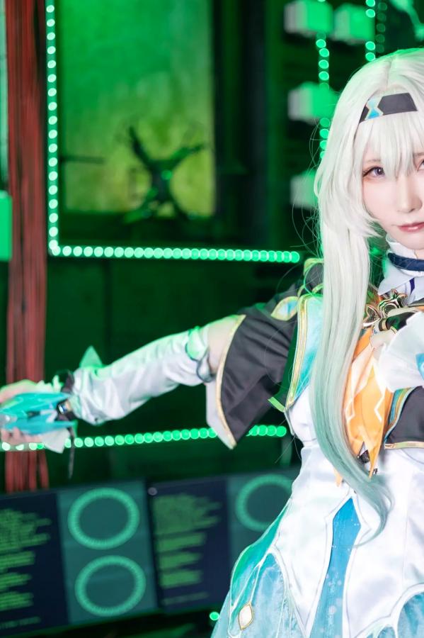   [Cosplay] Atsuki あつき 崩坏星穹铁道银狼流萤兔女郎性感角色扮演写真第270张图片