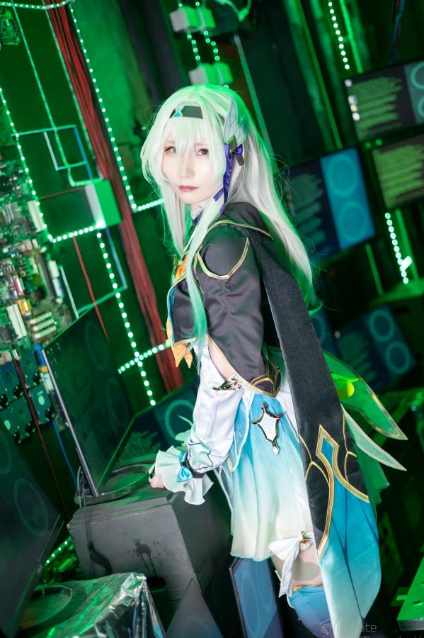   [Cosplay] Atsuki あつき 崩坏星穹铁道银狼流萤兔女郎性感角色扮演写真第275张图片