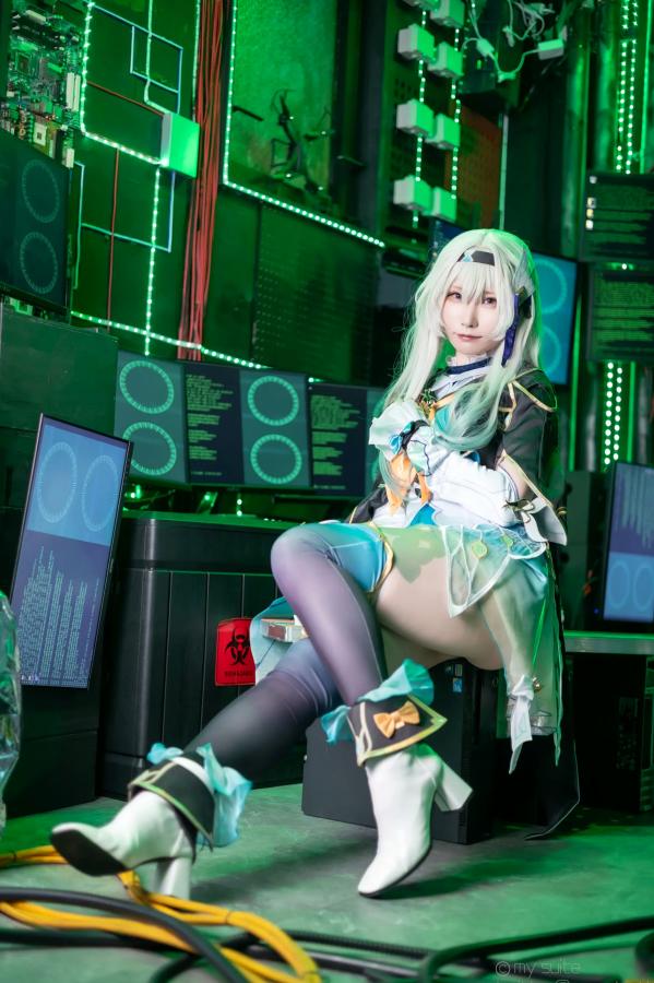   [Cosplay] Atsuki あつき 崩坏星穹铁道银狼流萤兔女郎性感角色扮演写真第278张图片