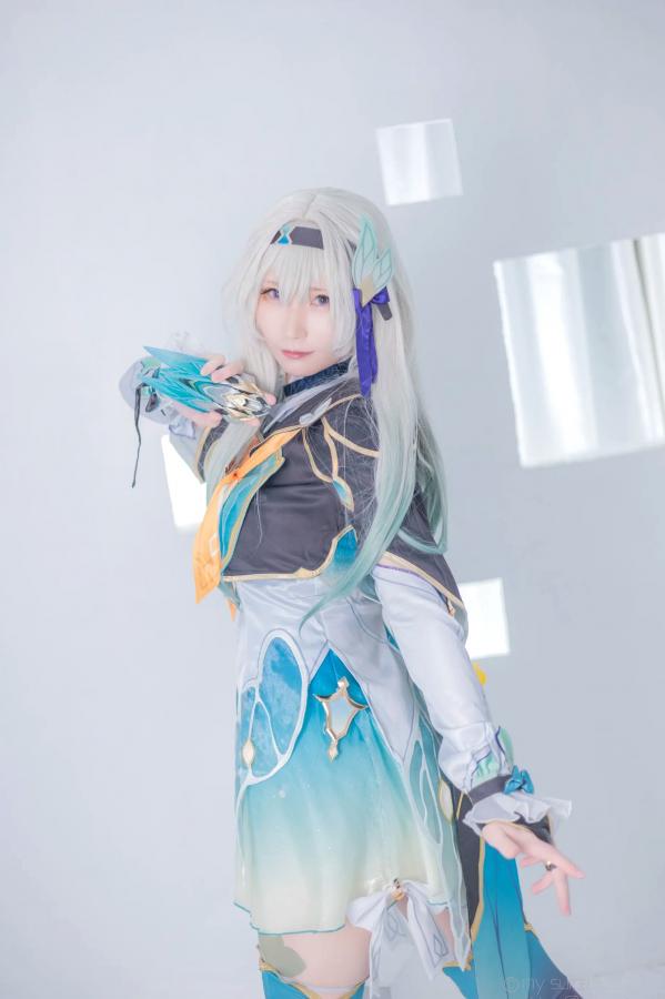   [Cosplay] Atsuki あつき 崩坏星穹铁道银狼流萤兔女郎性感角色扮演写真第307张图片