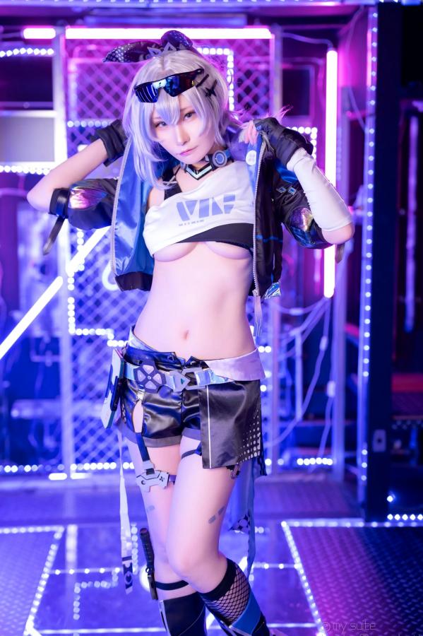   [Cosplay] Atsuki あつき 崩坏星穹铁道银狼流萤兔女郎性感角色扮演写真第516张图片