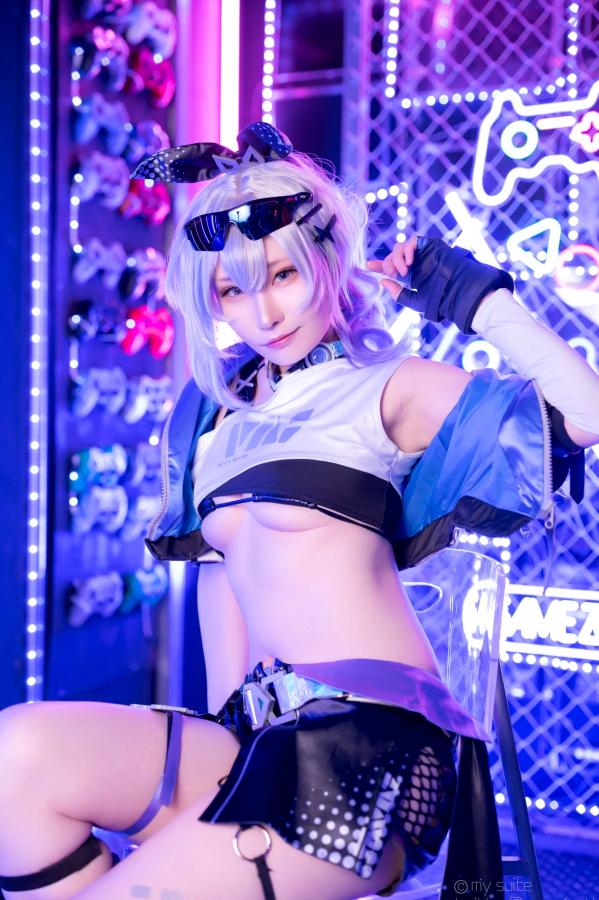   [Cosplay] Atsuki あつき 崩坏星穹铁道银狼流萤兔女郎性感角色扮演写真第524张图片