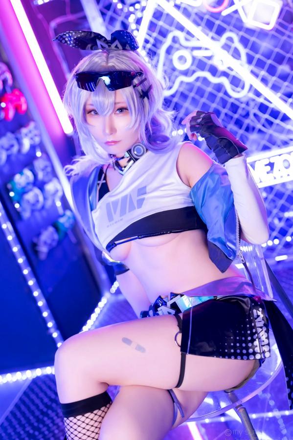   [Cosplay] Atsuki あつき 崩坏星穹铁道银狼流萤兔女郎性感角色扮演写真第525张图片