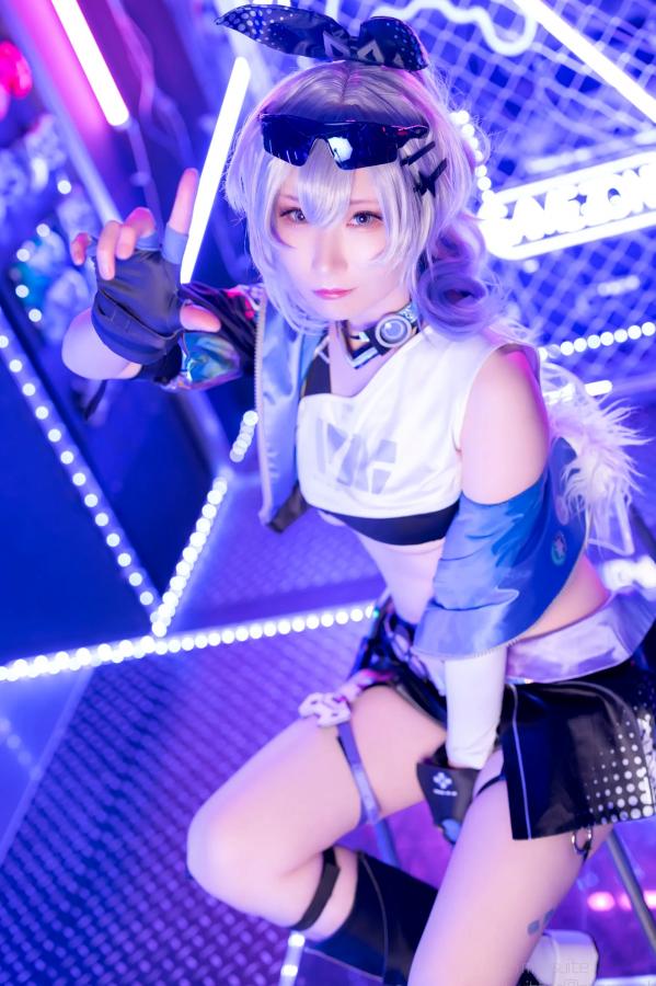   [Cosplay] Atsuki あつき 崩坏星穹铁道银狼流萤兔女郎性感角色扮演写真第529张图片