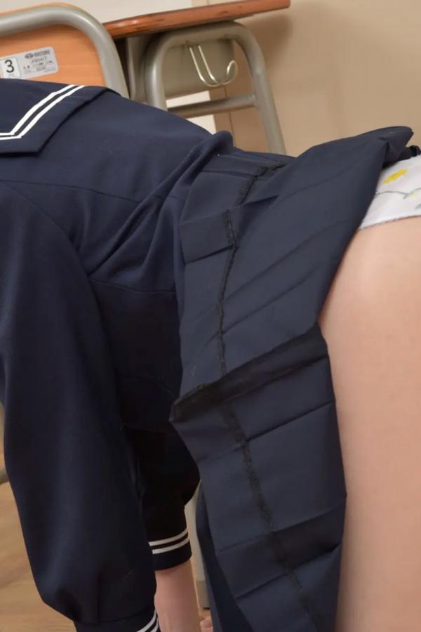   [LOVEPOP] Yuri Toka 桐香ゆうり Photoset 03 [102P] 教室水手服校服诱惑私房照第75张图片