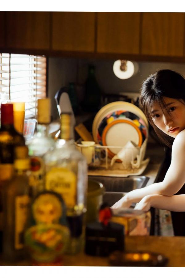   山田かな - どうせ好きになるくせに：日系清纯女神复古家居与性感比基尼私房写真第22张图片