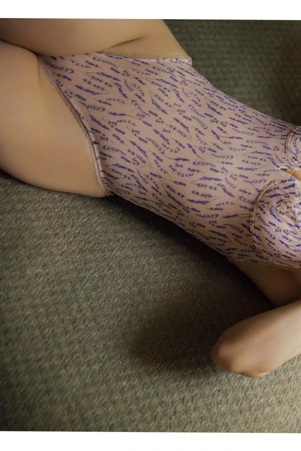   山田かな - どうせ好きになるくせに：日系清纯女神复古家居与性感比基尼私房写真第48张图片