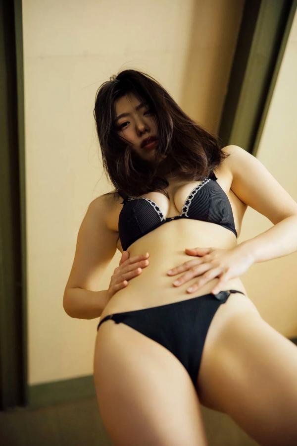   山田かな - どうせ好きになるくせに：日系清纯女神复古家居与性感比基尼私房写真第60张图片