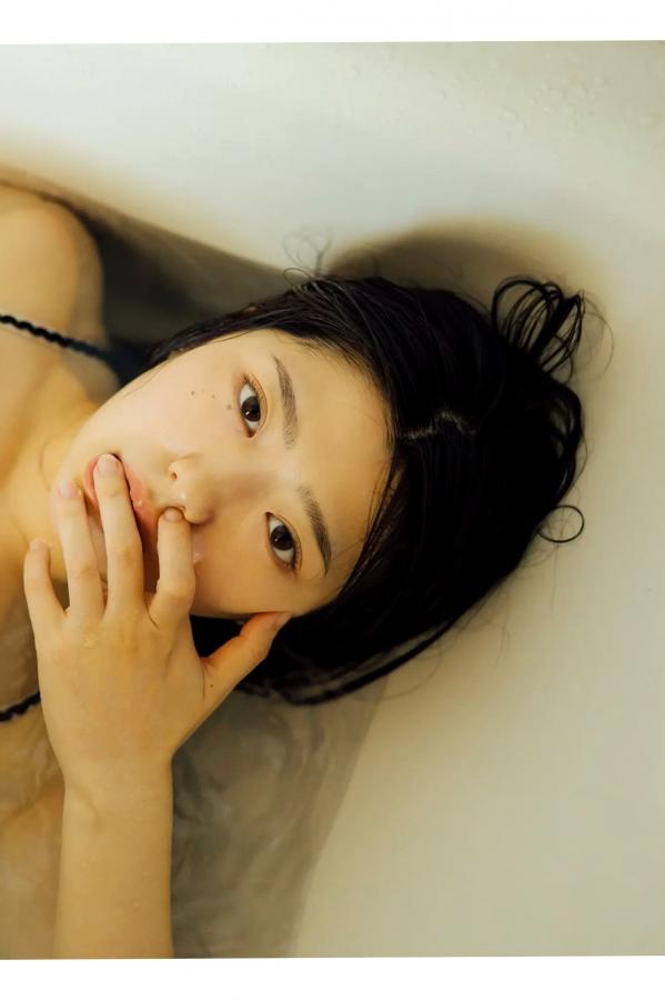  山田かな - どうせ好きになるくせに：日系清纯女神复古家居与性感比基尼私房写真第100张图片