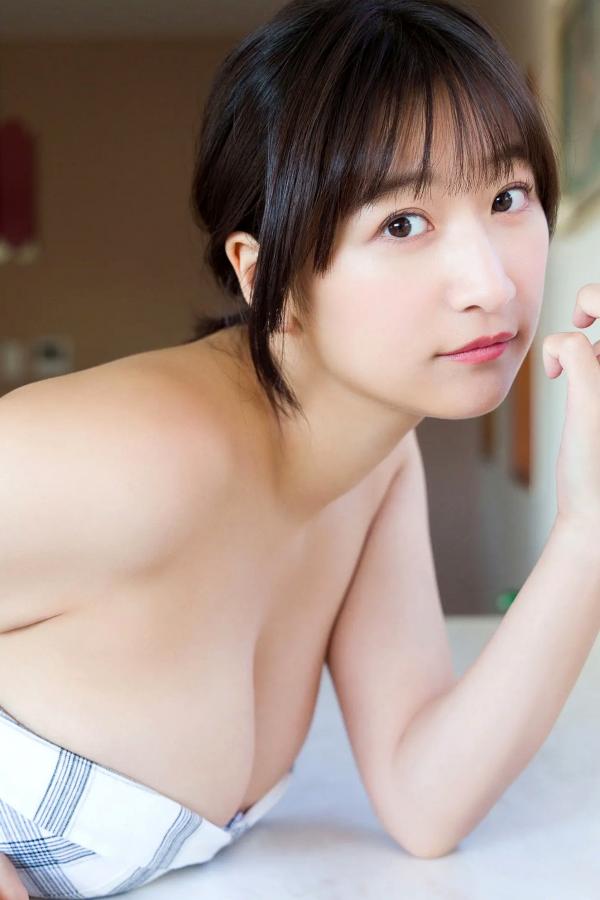   榎原依那性感红色比基尼写真：清纯甜美与火辣身材的完美呈现第17张图片