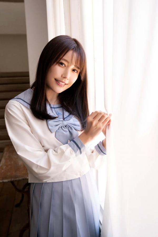   小日向ゆか - 恋愛の模範解答：日系清纯校服与性感比基尼写真第5张图片