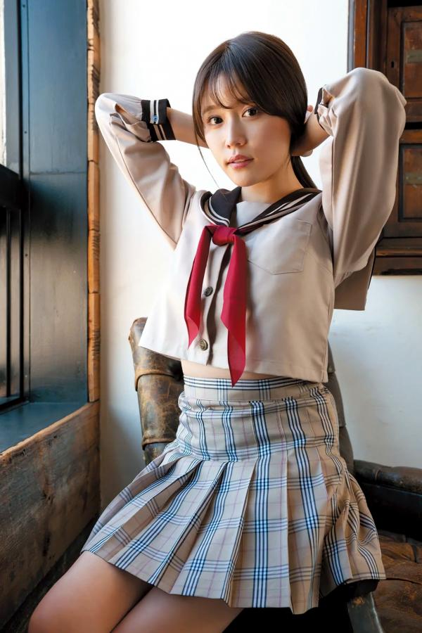   小日向ゆか - 恋愛の模範解答：日系清纯校服与性感比基尼写真第32张图片