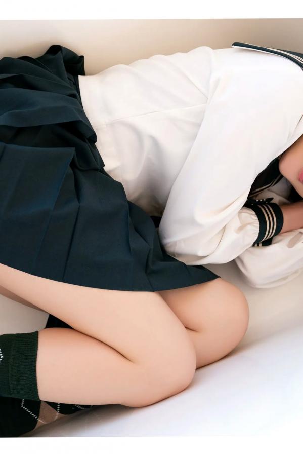   小日向ゆか - 恋愛の模範解答：日系清纯校服与性感比基尼写真第75张图片