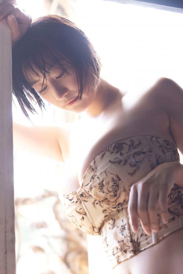    榎原依那《満を持して》性感海边比基尼与私房内衣写真第36张图片
