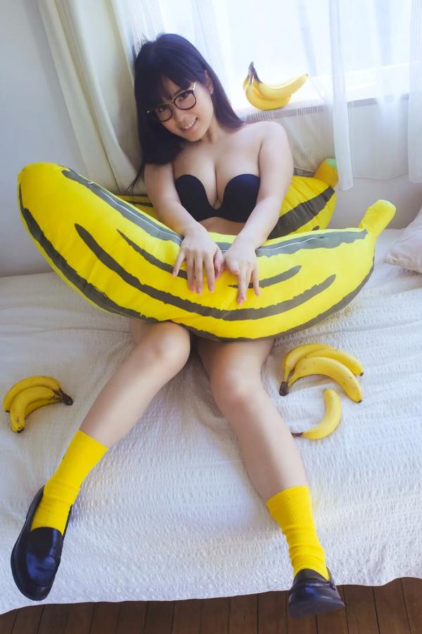   東雲うみ - 水果与眼镜性感写真 日本水手服眼镜娘内衣诱惑大尺幅第82张图片