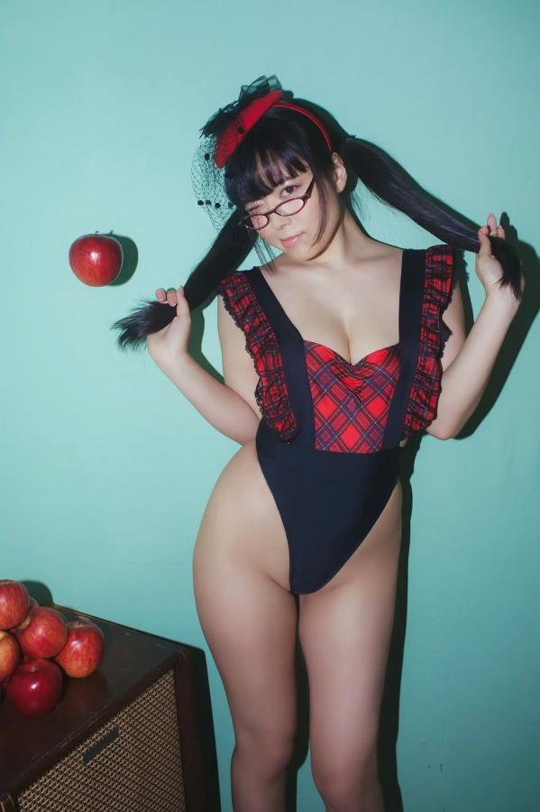   東雲うみ - 水果与眼镜性感写真 日本水手服眼镜娘内衣诱惑大尺幅第95张图片