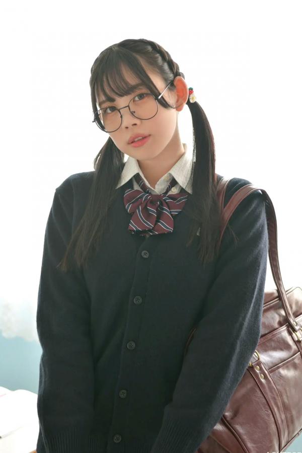   [LOVEPOP] Seina Shinomi 篠見星奈 Photoset 05 日系JK制服清纯校服美腿写真第13张图片