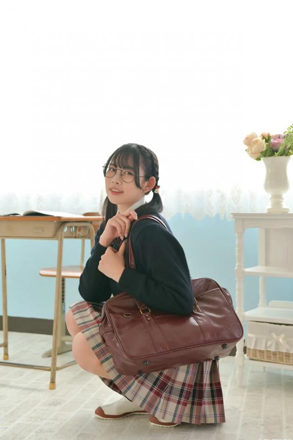   [LOVEPOP] Seina Shinomi 篠見星奈 Photoset 05 日系JK制服清纯校服美腿写真第25张图片