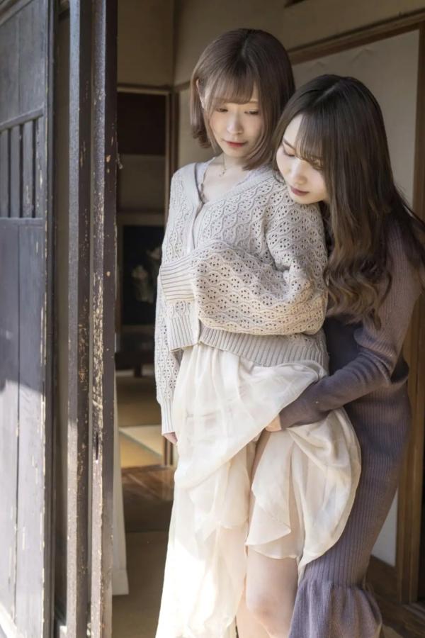 小日向愛 小日向結衣 小日向結衣 x 望月彩未 - ふたり暮らし 日系家居私房内衣写真第16张图片