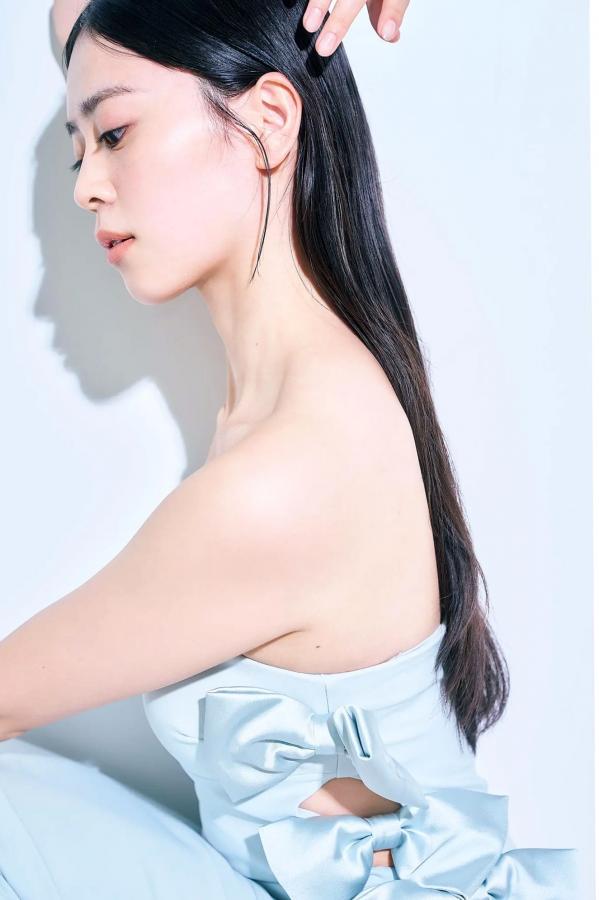   坂井仁香 - ひとかけら 户外泳池比基尼清新写真第10张图片
