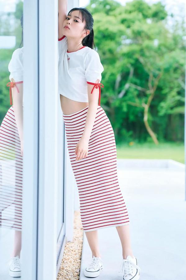   坂井仁香 - ひとかけら 户外泳池比基尼清新写真第25张图片