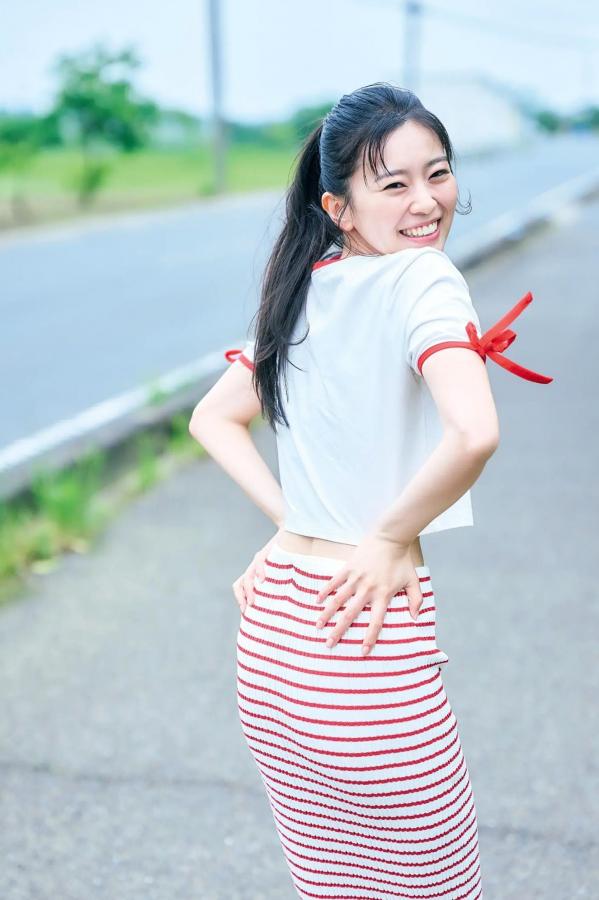   坂井仁香 - ひとかけら 户外泳池比基尼清新写真第28张图片
