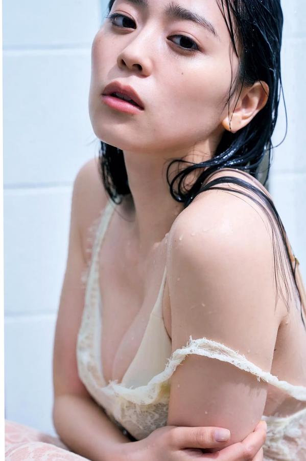   坂井仁香 - ひとかけら 户外泳池比基尼清新写真第50张图片