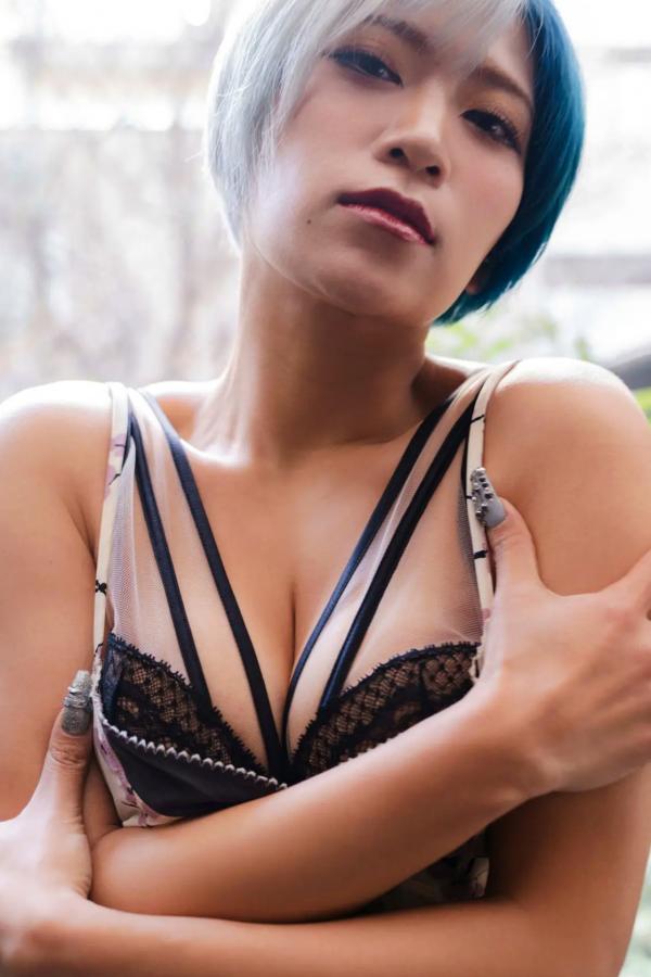   信子（ぱーてぃーちゃん）- 抱いて??? 日本性感艺人日式和服与私房内衣诱惑写真第24张图片