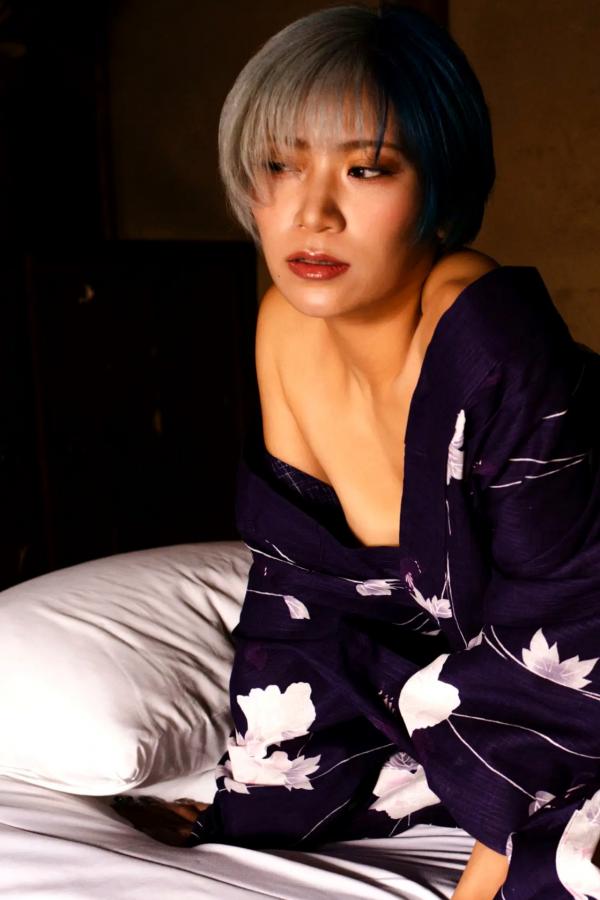   信子（ぱーてぃーちゃん）- 抱いて??? 日本性感艺人日式和服与私房内衣诱惑写真第40张图片