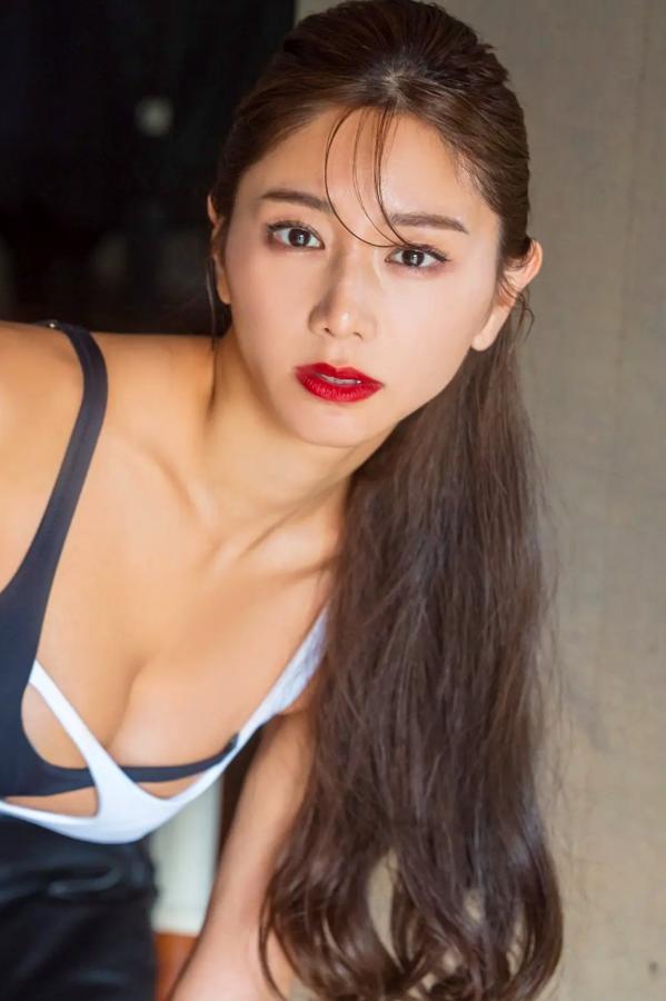  斎藤恭代 - COVER DX 泳池性感泳装与复古音乐写真第41张图片